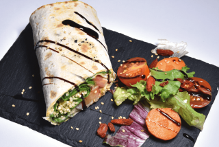 Green Kiss: 'WRAP DE HUMMUS Y QUINOA'