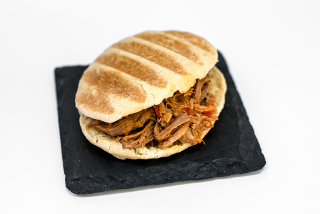 Celler Miquel: Sandwich with minced meat