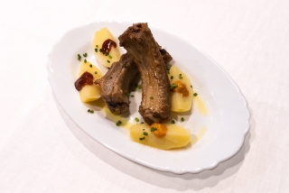 Vermuteria Olimpo: Confit pork rib (Farmer's shank)